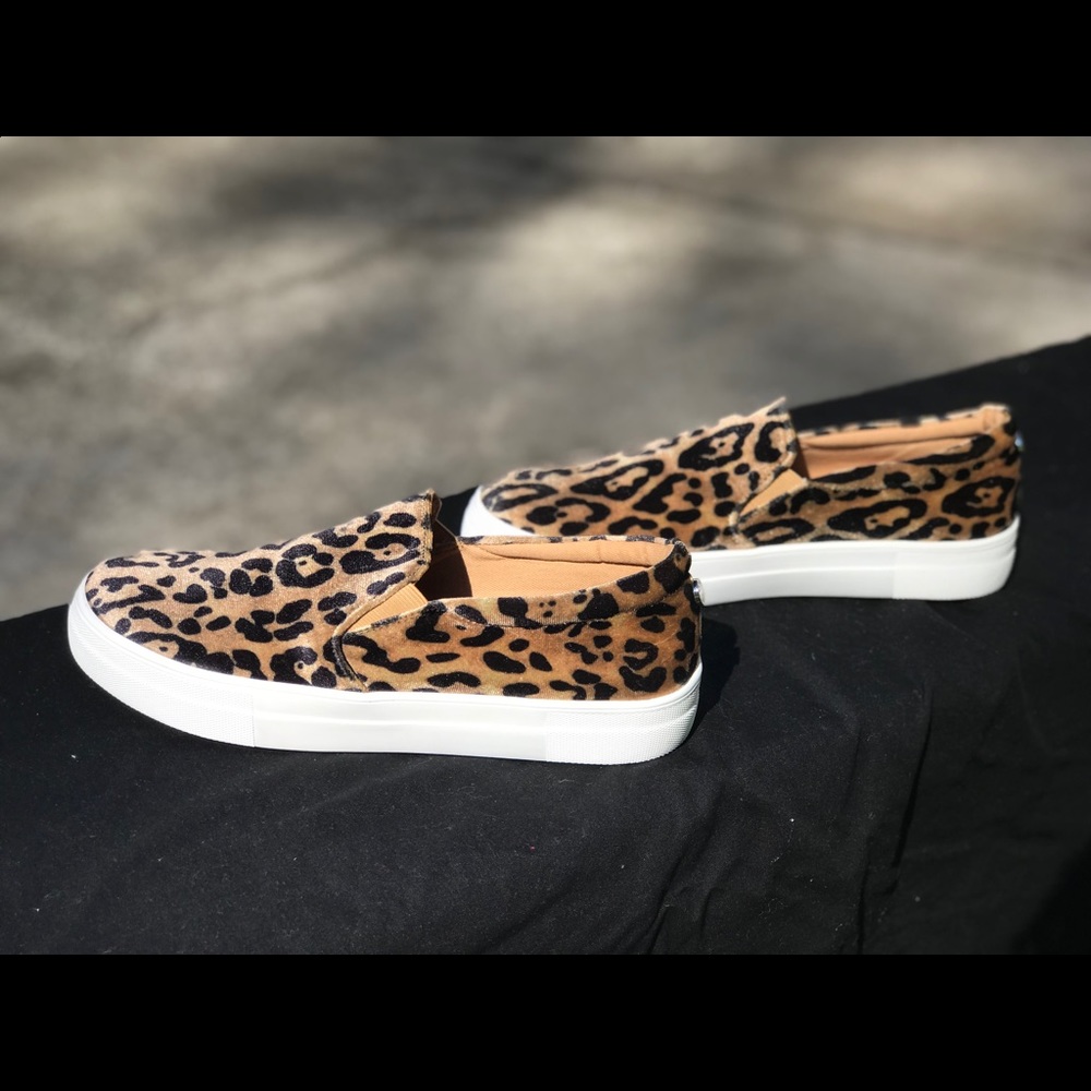 Steve Madden gills slip on platform sneaker